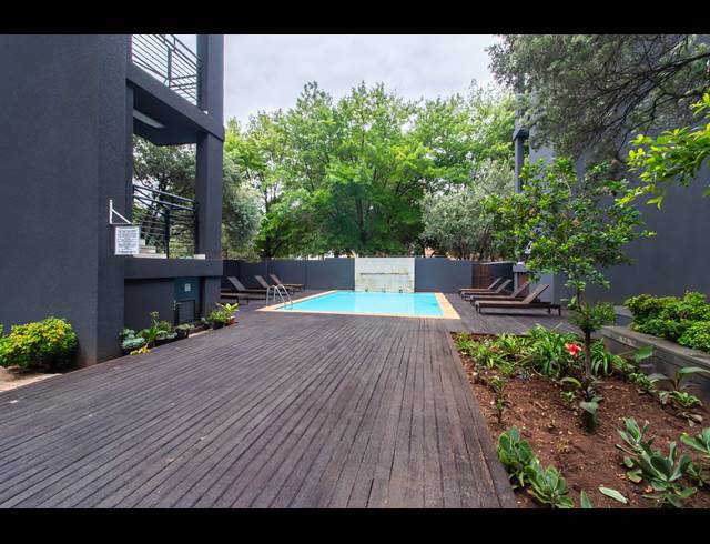 3 BEDROOM PENTHOUSE FOR SALE IN BEDFORDVIEW